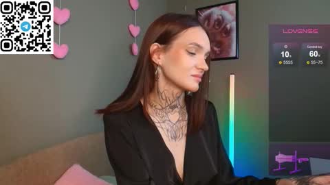 Selena online show from November 21, 2025, 2:10 am