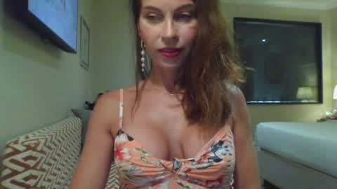 selenarase online show from June 21, 2026, 3:25 pm