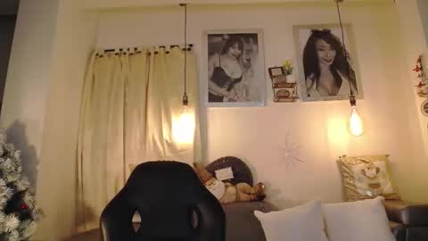 Snapshot of selenarossi chatting on December 15, 2025, 9:02 am SelenaRossi online show from December 15, 2025, 9:02 am