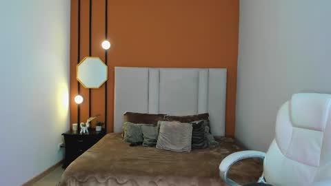 Snapshot of selene_e chatting on September 19, 2025, 8:20 pm Karol. online show from September 19, 2025, 8:20 pm