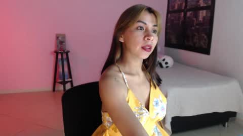 Snapshot of selene_gils chatting on February 19, 2025, 1:18 am nathy online show from February 19, 2025, 1:18 am