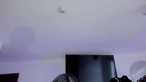 Alejandra  online show from November 5, 2025, 12:38 pm