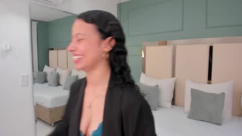 Snapshot of selene_rousse chatting on September 17, 2025, 2:57 am Selene Rousse online show from September 17, 2025, 2:57 am