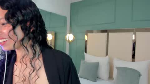 Snapshot of selene_rousse chatting on September 23, 2025, 2:58 am Selene Rousse online show from September 23, 2025, 2:58 am