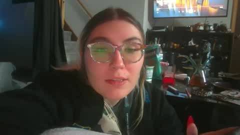 Selene online show from March 10, 2025, 5:18 pm