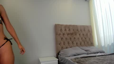 Snapshot of selenemakris chatting on September 10, 2025, 1:00 pm Selene online show from September 10, 2025, 1:00 pm