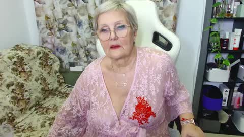 Snapshot of selenna57 chatting on February 15, 2025, 7:17 pm Selenna online show from February 15, 2025, 7:17 pm