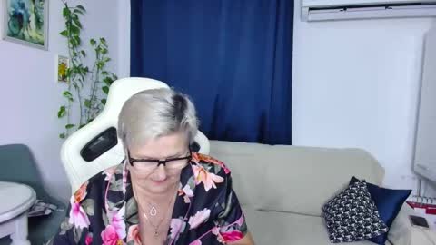 Snapshot of selenna57 chatting on January 12, 2026, 6:57 pm Selenna online show from January 12, 2026, 6:57 pm