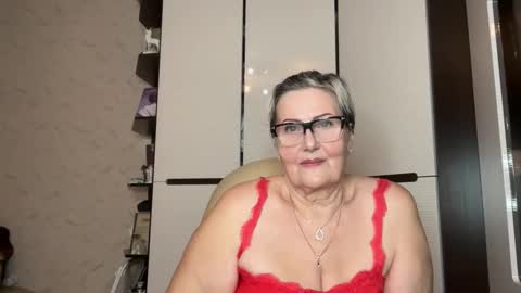 Snapshot of selenna57 chatting on March 8, 2026, 8:01 pm Selenna online show from March 8, 2026, 8:01 pm