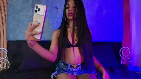selenne_jonnes online show from June 21, 2026, 12:02 am