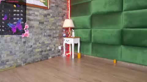 Selen online show from February 9, 2026, 8:02 pm