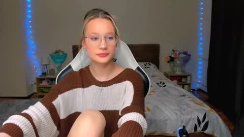 Simon and Alice online show from October 26, 2025, 8:26 pm