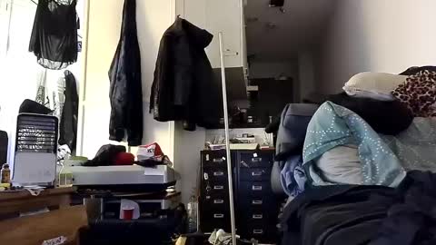 Snapshot of selfiepicdump chatting on December 23, 2024, 7:17 am Julian Kinky Bi-guy online show from December 23, 2024, 7:17 am