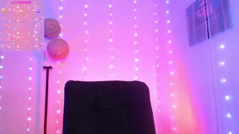 Selen online show from May 11, 2026, 3:34 am