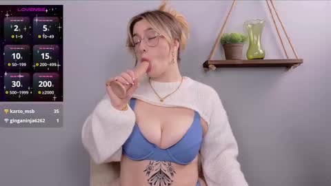 Snapshot of selina_thick chatting on January 17, 2025, 4:28 am Selina Mae online show from January 17, 2025, 4:28 am