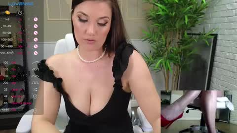 Snapshot of selinesole_ chatting on March 5, 2025, 5:18 pm Seline online show from March 5, 2025, 5:18 pm