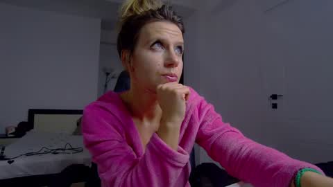 Snapshot of sellena_angels chatting on April 9, 2026, 6:57 pm sellena_angels online show from April 9, 2026, 6:57 pm