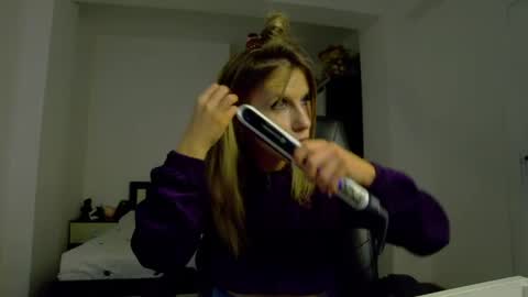 Snapshot of sellena_angels chatting on April 14, 2026, 1:50 pm sellena_angels online show from April 14, 2026, 1:50 pm