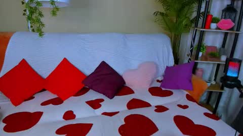Snapshot of sensitiveheartt chatting on March 23, 2026, 7:18 pm sensitiveheartt online show from March 23, 2026, 7:18 pm