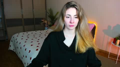 Snapshot of sensitiveheartt chatting on April 5, 2026, 12:46 pm sensitiveheartt online show from April 5, 2026, 12:46 pm