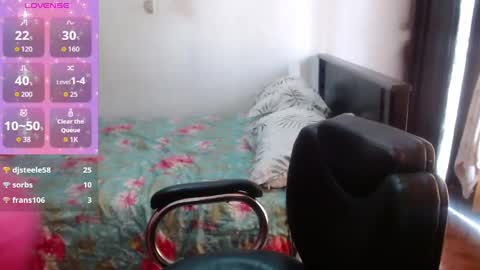 Snapshot of sensual_natalie chatting on June 6, 2026, 5:06 pm sensual_natalie online show from June 6, 2026, 5:06 pm