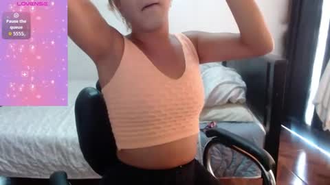 Snapshot of sensual_natalie chatting on July 10, 2026, 5:26 pm sensual_natalie online show from July 10, 2026, 5:26 pm