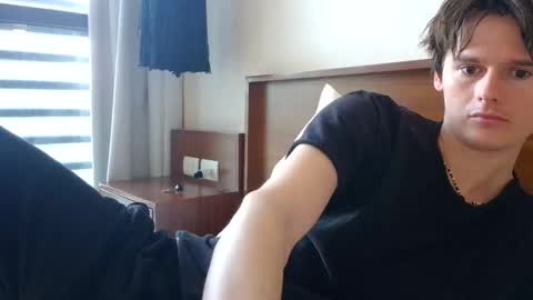 Cam online show from December 17, 2025, 10:38 pm