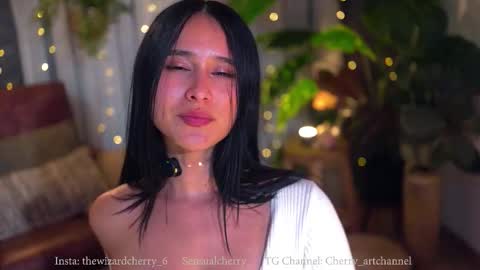 Snapshot of sensualcherry_ chatting on February 28, 2026, 2:01 am Maria- OF sensual bee online show from February 28, 2026, 2:01 am