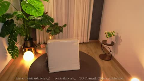 Snapshot of sensualcherry_ chatting on May 25, 2026, 1:44 am Maria- OF sensual bee online show from May 25, 2026, 1:44 am