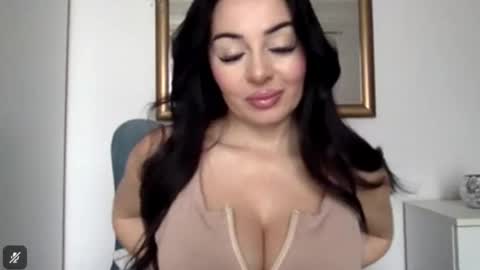 Snapshot of sensuallstella chatting on November 27, 2025, 8:05 am sensuallstella online show from November 27, 2025, 8:05 am