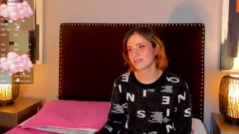 Snapshot of seraphine_star chatting on February 20, 2026, 7:32 am Seraphine star online show from February 20, 2026, 7:32 am