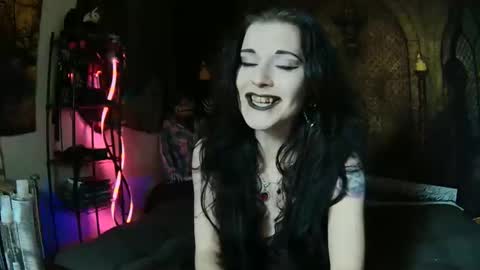 Seraphin Munster online show from November 13, 2025, 6:07 pm