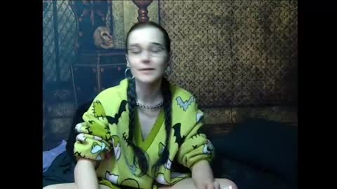 Seraphin Munster online show from July 1, 2026, 5:02 pm