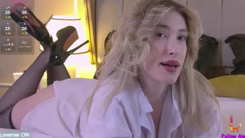 Snapshot of serena_bennet chatting on February 4, 2026, 10:10 am Serena online show from February 4, 2026, 10:10 am