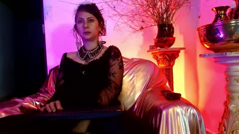 Snapshot of serena_nyx chatting on October 12, 2025, 4:50 pm Serena My schedule is from 1030pm to 430am Colombian hour online show from October 12, 2025, 4:50 pm