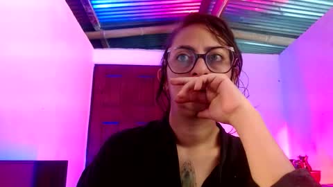 Serena Xyz online show from December 14, 2025, 3:06 pm