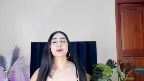 serenaaveline online show from November 11, 2025, 11:38 pm