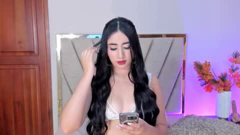 serenaaveline online show from November 12, 2025, 9:47 pm