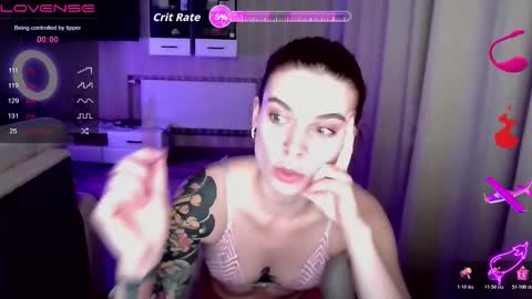 serenamilss online show from November 4, 2025, 4:06 pm