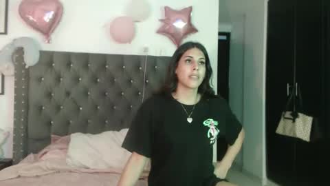 Snapshot of serenaroussee chatting on March 4, 2025, 3:11 am sararoussee online show from March 4, 2025, 3:11 am