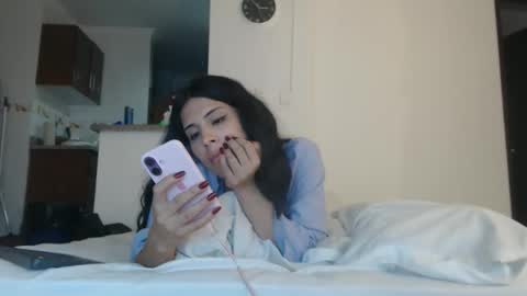 Snapshot of serenaroussee chatting on December 17, 2025, 1:33 am sararoussee online show from December 17, 2025, 1:33 am