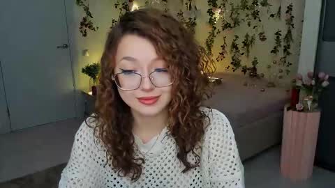 Snapshot of sereneflame chatting on February 10, 2026, 4:11 pm Ophelia online show from February 10, 2026, 4:11 pm