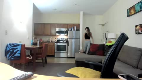 serenityroseee online show from June 27, 2026, 2:49 am