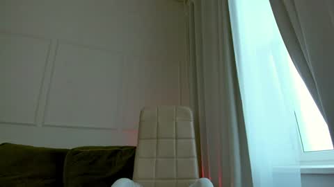 Snapshot of sereta_fin chatting on December 13, 2024, 10:41 am Hey Guys and Girls non-binary personalities Im Sereta online show from December 13, 2024, 10:41 am