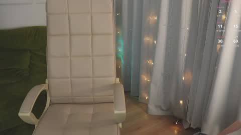 Snapshot of sereta_fin chatting on December 19, 2024, 4:46 pm Hey Guys and Girls non-binary personalities Im Sereta online show from December 19, 2024, 4:46 pm