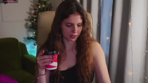 Snapshot of sereta_fin chatting on January 3, 2025, 10:41 am Hey Guys and Girls non-binary personalities Im Sereta online show from January 3, 2025, 10:41 am