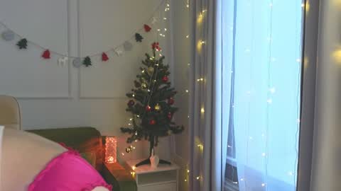 Snapshot of sereta_fin chatting on January 4, 2025, 10:38 am Hey Guys and Girls non-binary personalities Im Sereta online show from January 4, 2025, 10:38 am