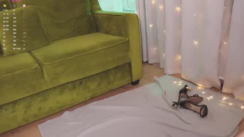 Snapshot of sereta_fin chatting on March 9, 2025, 6:43 pm Hey Guys and Girls non-binary personalities Im Sereta online show from March 9, 2025, 6:43 pm