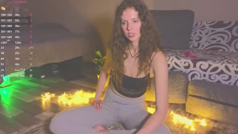 Snapshot of sereta_fin chatting on October 5, 2025, 3:32 pm Hey Guys and Girls non-binary personalities Im Sereta online show from October 5, 2025, 3:32 pm