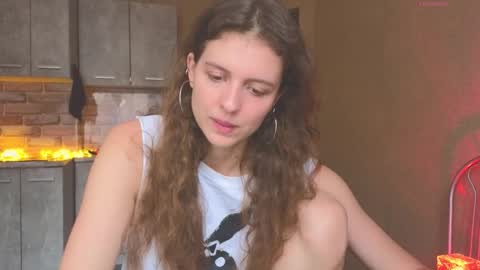 Snapshot of sereta_fin chatting on October 29, 2025, 10:28 am Hey Guys and Girls non-binary personalities Im Sereta online show from October 29, 2025, 10:28 am